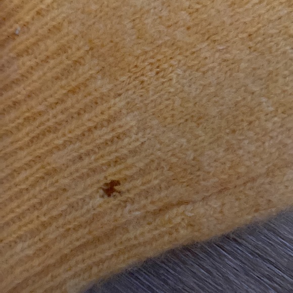 VINTAGE yellow Abercrombie sweater!! - Picture 4 of 5